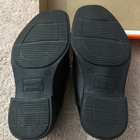 Toddlers Dress Shoes - Picture 4 of 5